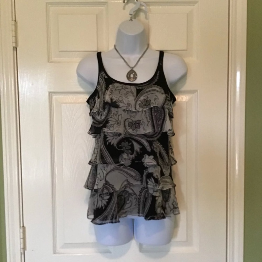 New York & Co. Ruffle top small